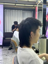 -藤野造型烫发染发