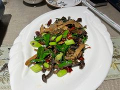 炒杂菌-炊烟餐厅