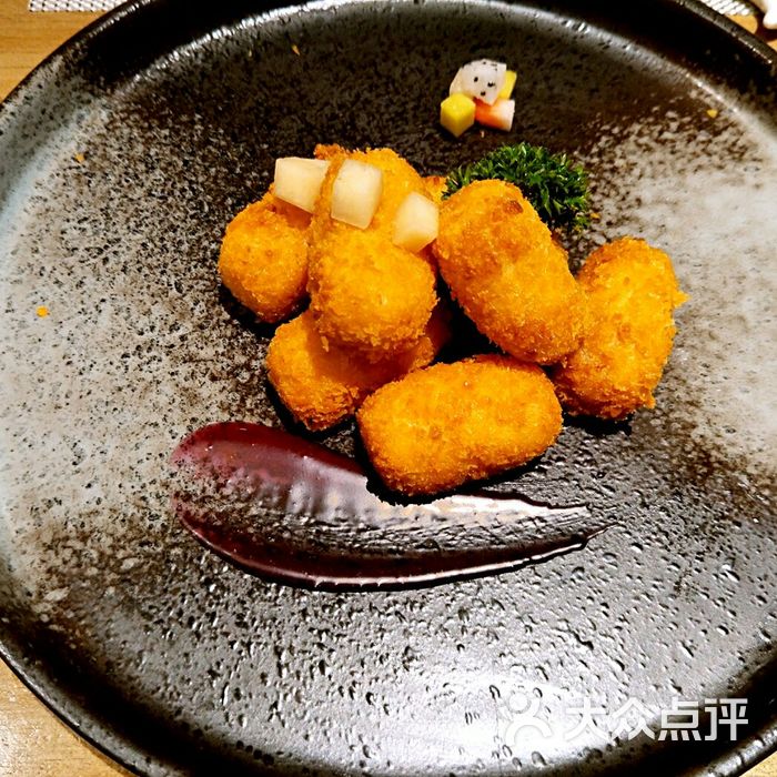 鲸の太鸟铁板烧日式料理鲜奶三文鱼饼图片-郑