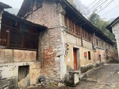 -高荡千年布依古寨旅游景区