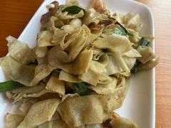腊肉炒豆丝-莲餐厅·湖北菜·潜江小龙虾店(愚园路店)