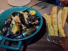-Oasis Bar & Grill