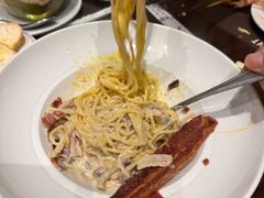 -Chom Cafe and Restaurant