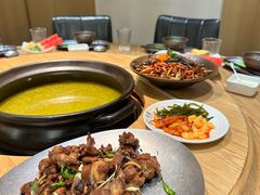 -一朵菌·野生菌探索家火锅(南亚店)