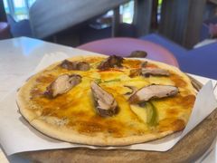 黑松露烤鸡肉比萨-水桶王国主题餐厅·聚会·生日派对·亲子活动·家庭套餐(亚龙湾希尔顿店)