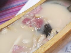 -香巴拉云南餐厅(华莱坞店)