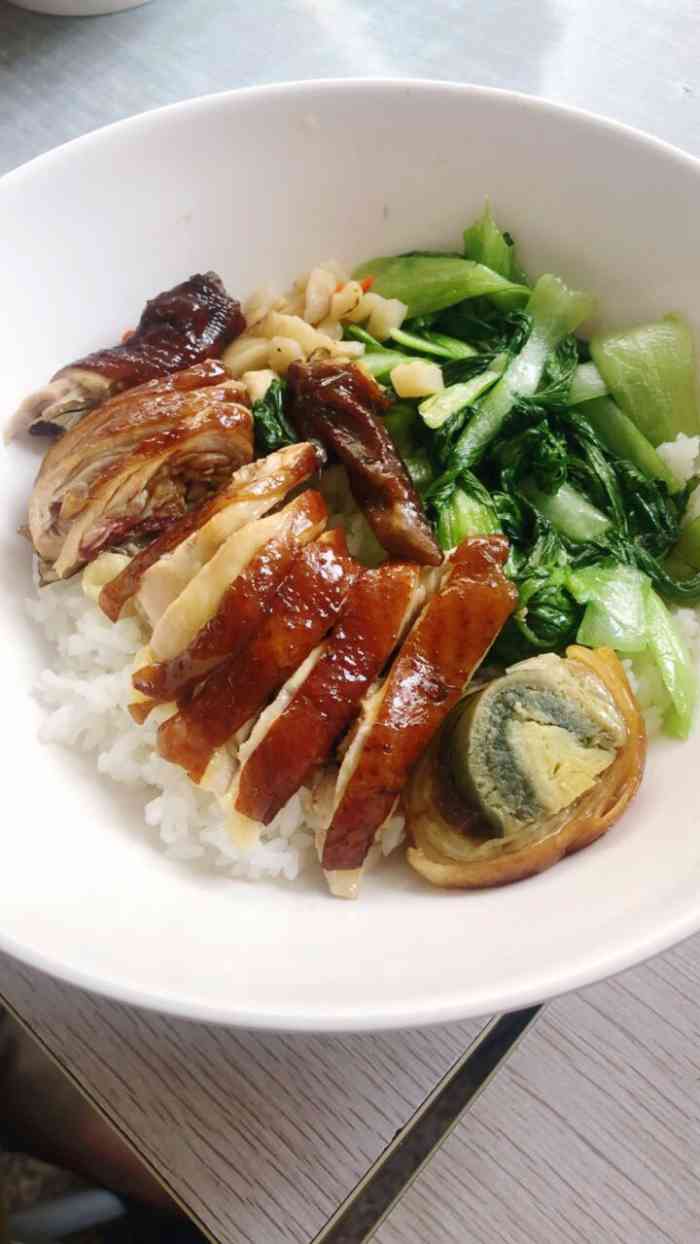 打分 泉州的烧腊 阿杜的烧鹅饭肯定是首选 很赞