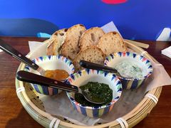 三种酱配酸面包-Mesa Madre梅萨妈妈·Bintana(国贸店)