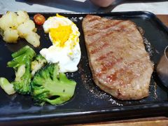 滋滋炭烤风味牛排-必胜客(万达广场店)