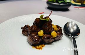 Black Truffle Fresh Lotus Seed Beef Cubes