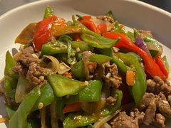 尖椒炒牛肉饭-陈鹏鹏潮汕菜(欢乐海岸 海边景观店)