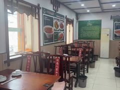 -湖南人家湘菜馆(镇江路店)