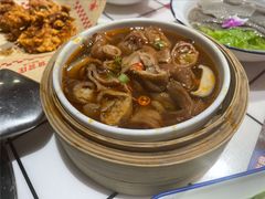 手剪香菇肥肠-喜悦小串丹东小黄牛海鲜烧烤大排档(民主广场店)