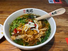 -湘人龙记老长沙米粉(鸟巢店)