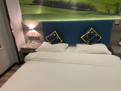 -优莱精选酒店(兰州城关区平凉路东方红广场地铁站店)