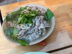 -大众跷脚牛肉馆·非遗传承单位(峨眉山店)