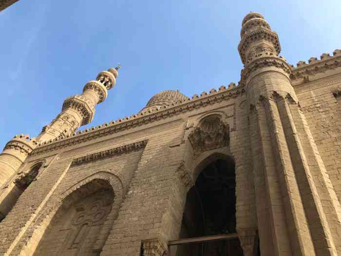 瑞法伊清真寺-"瑞法伊清真寺建筑富丽堂皇,融合多种伊斯兰.