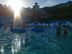 -平湖九龙山乐满地水上乐园