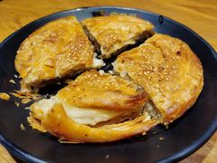 猪肉锅盔-青石桥老瓦房肥肠粉总店(青石桥总店)