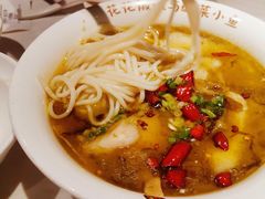 酸菜小鱼-渝是乎酸菜鱼(龙旗购物中心店)