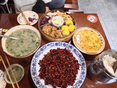 -黄桷树曹家私房菜(江与城店)