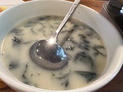-几个木匠匠人厨房