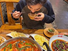 -亮欢寨酸汤鱼(沙冲路店)