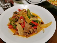 酸木瓜炒牛肉-紫滇源云南生态菜(丹凤街店)