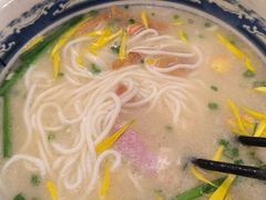 -新世界·过桥米线宴