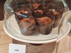 -VERIE BAKEHOUSE