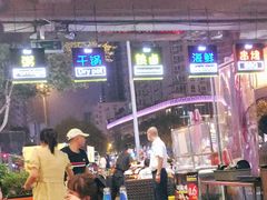 -何师烧烤·香辣蟹·川菜·30年老品牌(太古里旗舰店)