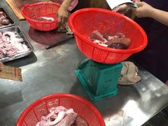 -标记美食新鲜猪杂(兴南大道店)