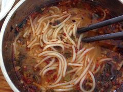 -鸿浩扒猪脚米线