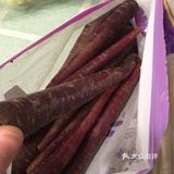 这个小土豆蒸熟后用油辣子凉拌吃特别赞，香辣软糯