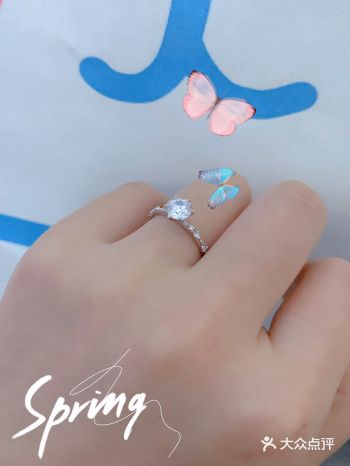 没想到定制钻戒这么香那个女孩都应该有一枚！