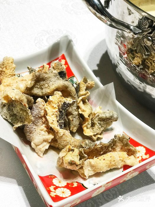 行家海鲜火锅酒家(静安寺店)椒盐炸鱼皮图片