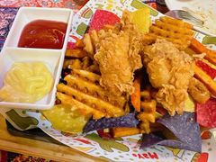 -Famous肥猫墨西哥音乐餐吧(五棵松华熙LIVE店)