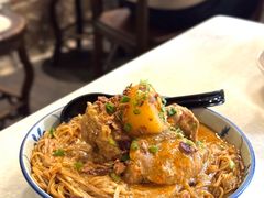 招牌黄金干咖喱面（米粉）-何九海南茶店(鬼仔巷店)