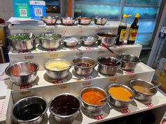 自助调料区-销魂美蛙鱼头火锅(上海首店)