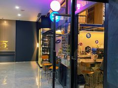 门面-老梦面包CHEZMOREL(麦子店)