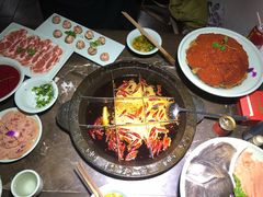-红九格老火锅(三峡广场店)