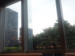 -大中华希尔顿酒店-念自助餐·嗨啤·小龙虾