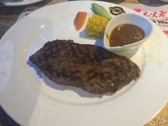 果木招牌菲力牛排-瑞伯克牛排自助餐厅天一广场店