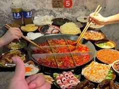 -渝嘴小老弟老火锅(华新村店)