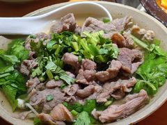 -大众跷脚牛肉馆·非遗传承单位(峨眉山店)