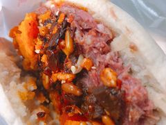 垂涎三尺的腊牛肉蛋黄夹馍-清真马乐贝腊牛肉蛋黄菜夹馍(马蓉洒金桥店)
