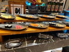 -广州万富希尔顿酒店·感趣自助餐厅·金秋蟹宴生蚝海鲜刺身