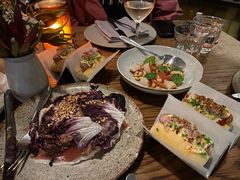 布拉塔奶酪色拉配落地球-BOR Eatery(安福路店)