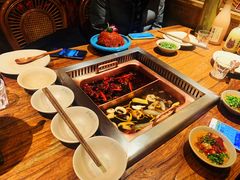 -老牌坊云南鱼豆花火锅(爱建店)