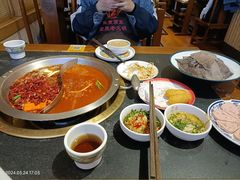 -沸炉重庆老火锅(军事博物馆店)